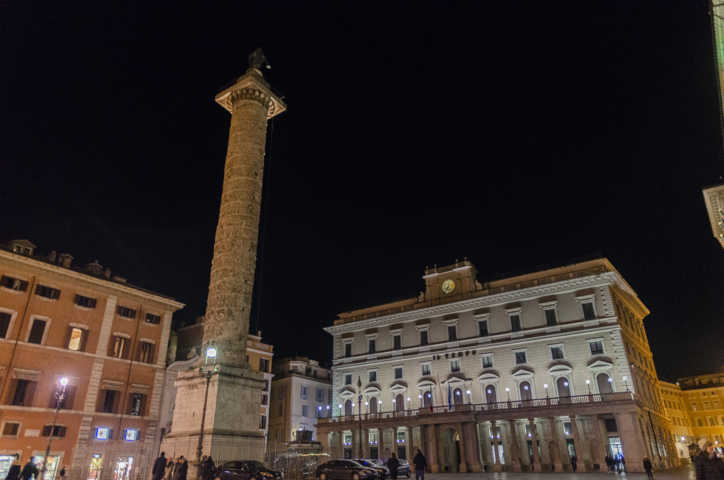 213 - Italia - Roma - plaza Colonna y columna de Marco Aurelio